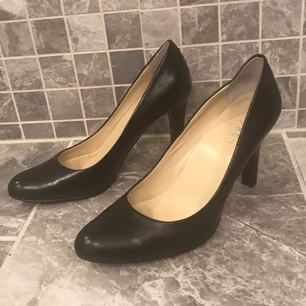 Ralph Lauren black leather pumps